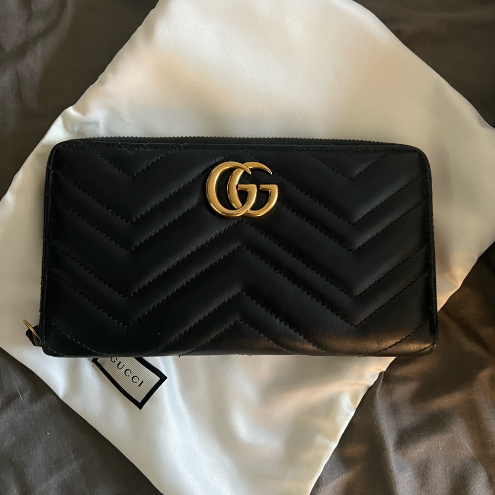 Gucci Marmont Wallet - SOLD